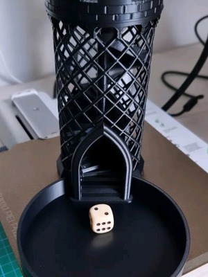 Dice Tower new, ideal for rolling dice and DnD