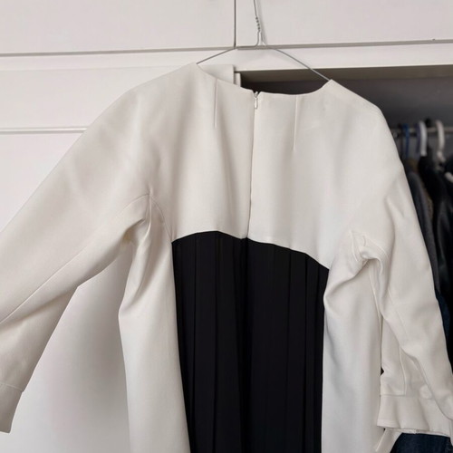 Depolo Black and White Dress with Pleated Back like new