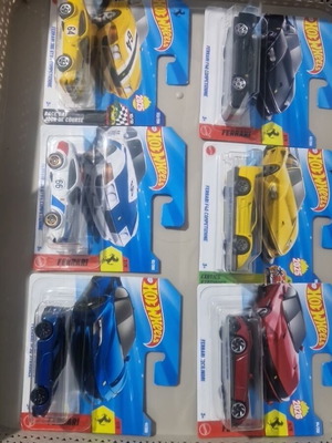 Mainline Ferrari 6 pack Hotwheels new sealed