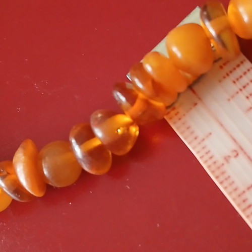 Necklace with genuine amber 45 cm like new