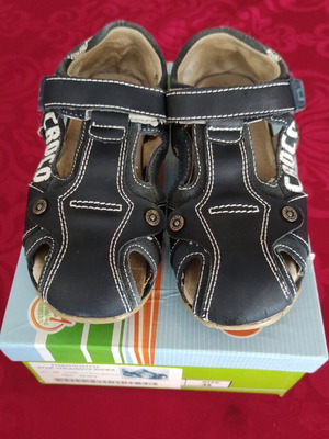 Crocodilino sandals size 33 like new, blue
