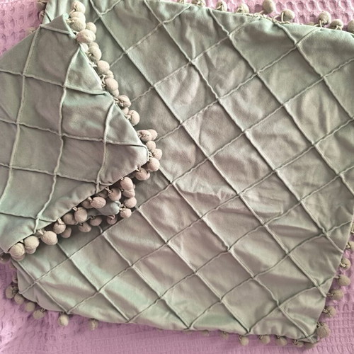 Set of two green velvet pillowcases with side design new