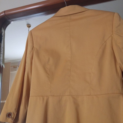 Short summer autumn jacket lightly used, size M