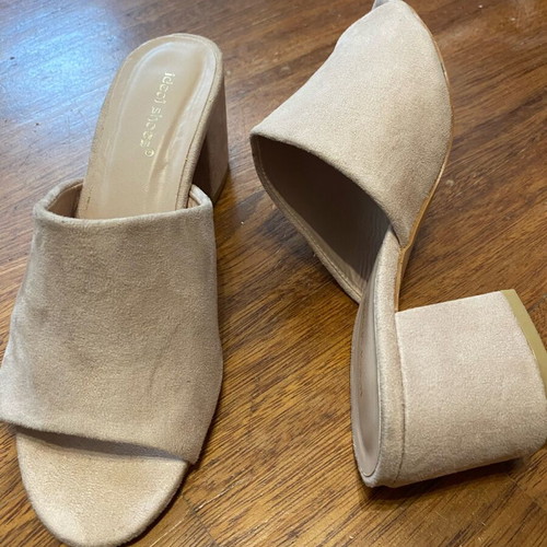 Mules suede beige Ideal Shoes like new, 6 cm heel