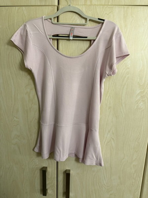 Blouse like new, light pink with short sleeves and peplum design