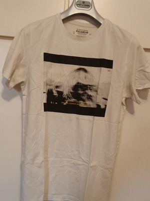 T-shirt Pull & Bear white with grunge print like new