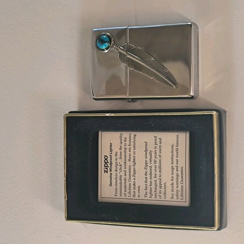Zippo lighter like new in excellent condition
