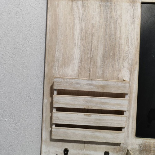 Ξύλινος πίνακας τοίχου organizer shabby chic μεταχειρισμένος με μαυροπίνακα και άγκιστρα