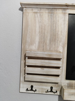 Ξύλινος πίνακας τοίχου organizer shabby chic μεταχειρισμένος με μαυροπίνακα και άγκιστρα