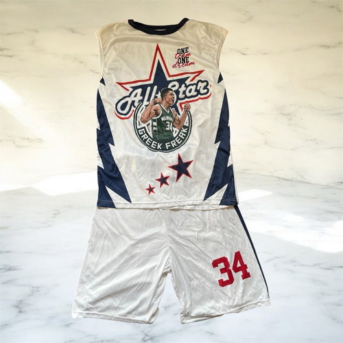 Antetokounmpo kids carnival costume like new for boys 8 years old