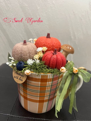 Scented soap arrangement with pumpkins in ceramic cup new