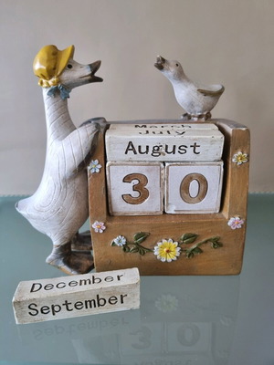 Decorative month and day calendar used