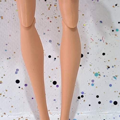 Barbie Fashionistas Swappin' Styles Cutie 2009 like new, incomplete