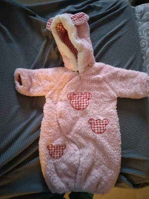 Baby romper used for girl, ideal for cold walks