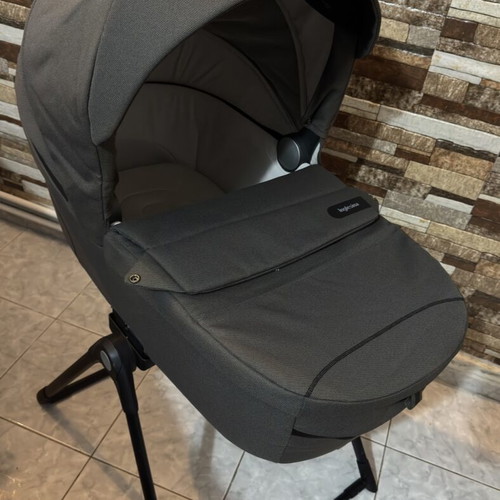 Inglesina Aptica XT stroller and carrycot 2-in-1 used