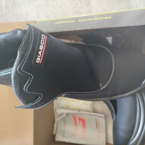 Work shoes new