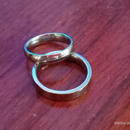 S925 rings like new