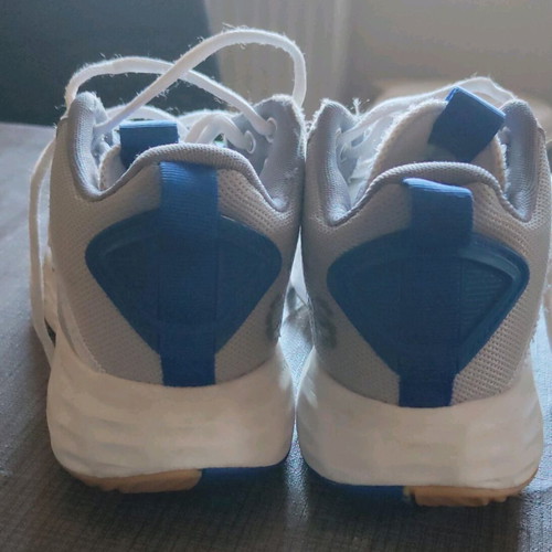 Adidas OwnTheGame 2.0 K kids basketball shoes like new, size 36
