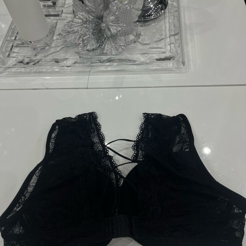 Women's bustier bra 85D black like new with push up and unique design