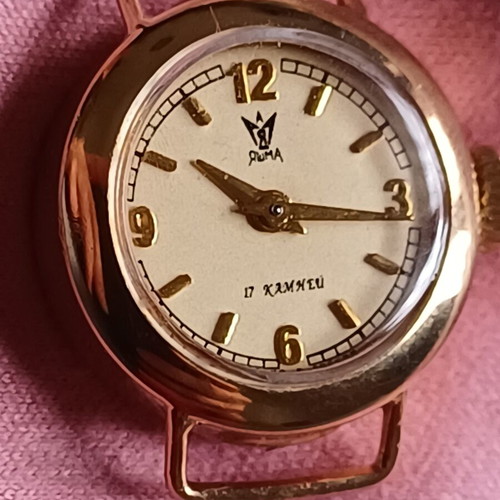 Yashma vintage 14K gold wristwatch, mechanical, women's