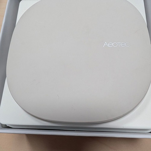 Aeotec Smart Home Hub like new, compatible with Samsung SmartThings