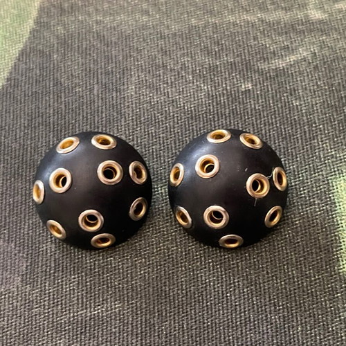 Branded Italian vintage clip earrings like new