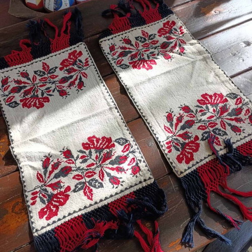 Woven cross-stitch embroidery like new