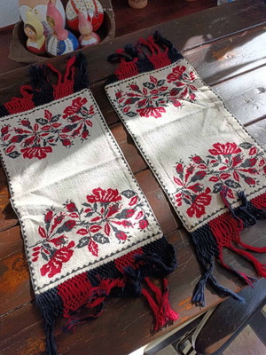 Woven cross-stitch embroidery like new