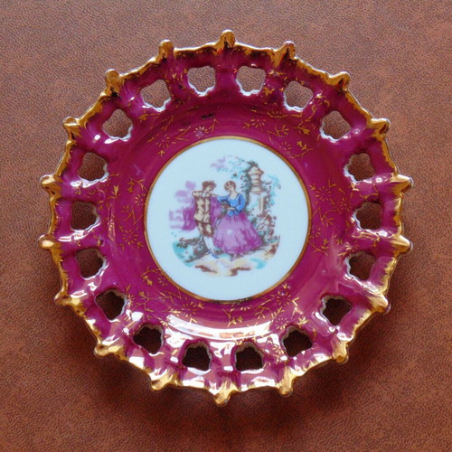 Vintage collection of 5 souvenir decorative plates
