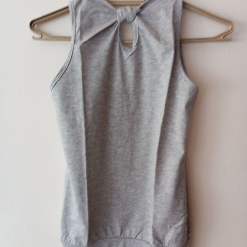 Sleeveless top with elephant design and heart necklace like new, gray