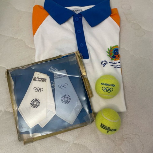 Paralympic Athens 2011 T-shirt size S, 2 Wilson tennis balls Athens 2004, Munich 1972 scarves