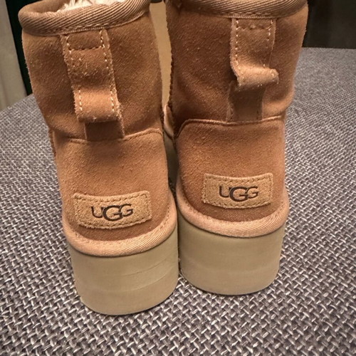 Mini Ugg platforms size 37 like new, brown