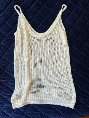 Benetton knitted tank top like new, white, size L