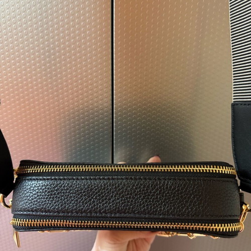 Michael Kors black pebbled leather crossbody bag like new