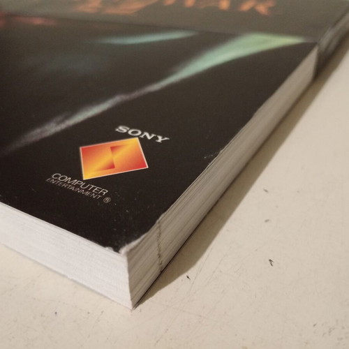 God of War II Official Strategy Guide like new, Future Press edition
