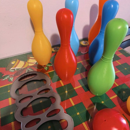 Children's Bowling Set with 6 Pins and 2 Balls like new
