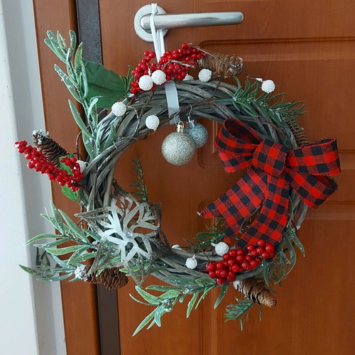 Christmas wreath like new, hanging decoration