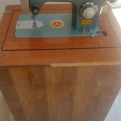Mercedes Zig Zag 1960 Sewing Machine like new, electronic, fully functional
