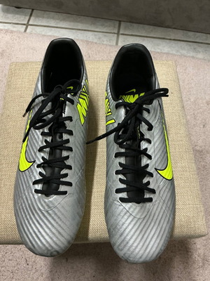 Nike Zoom Mercurial Vapor 15 FG/MG football shoes like new, size 42