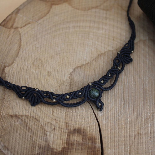 Macrame necklace with black leaf, nephrite gemstone and bronze beads new