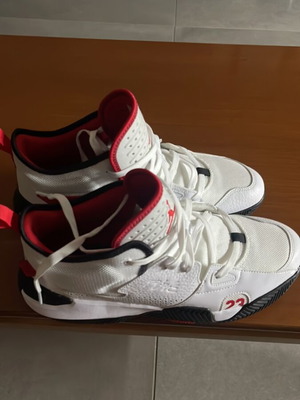 Jordan Stay Loyal 2 sneakers, size 43, black and white