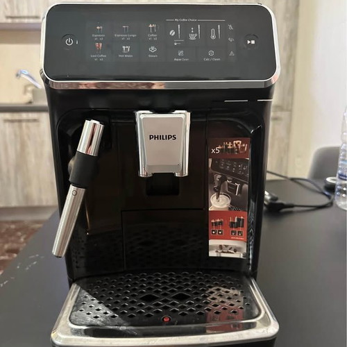 Philips E3321/40 Automatic Coffee Machine like new