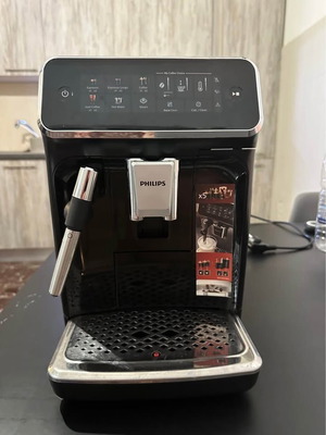 Philips E3321/40 Automatic Coffee Machine like new