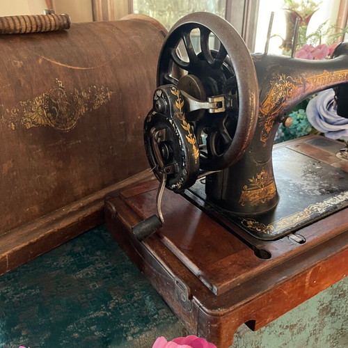 Final price! Singer sewing machine antique, manual, from 1902, with serial number R1287728.