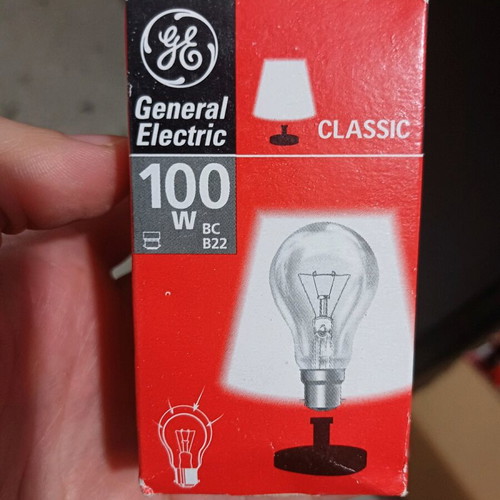 General Electric B22 100w Incandescent Bulb new, transparent