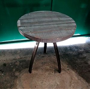 Στρογγυλό τραπέζι ξύλινο