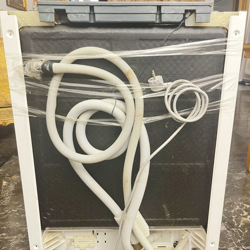 Bosch Built-in Dishwasher 12 Place Settings used, fully functional