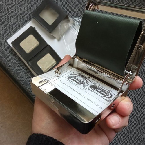 Cigarette rolling machine new with case
