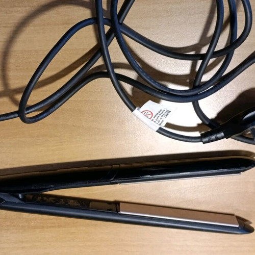 BaByliss 2540U Titanium Pearlescent Hair Straightener like new