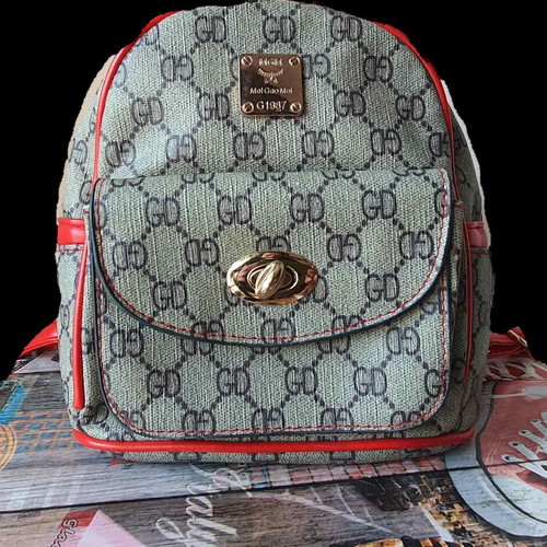 Small Chic Backpack like new